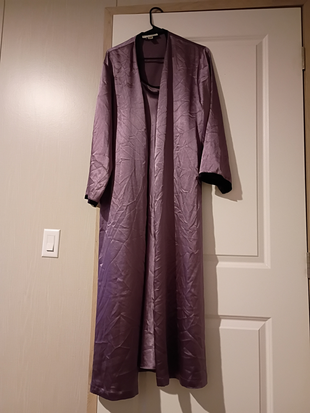 Oscar de la Renta Sleepwear Lavender Satin Long Robe  And Gown GUC  Size L